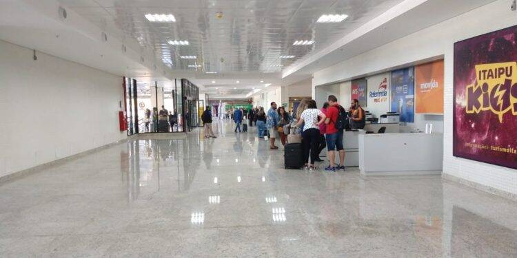Aeroporto de Foz do Iguaçu ganha nova sala de desembarque doméstico e saguão de passageiros