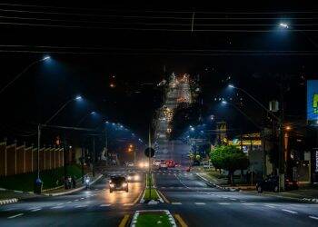 Prefeitura inicia instalação de lâmpadas LED em 60 ruas de Foz do Iguaçu