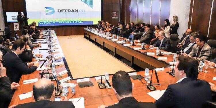 Donos de veículos do Paraná já podem contar com o CRLV Digital