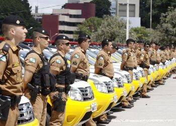 Policiais militares e civis podem aderir a greve no Paraná a partir do dia 25