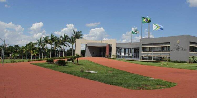 Espólio de ex-prefeito deve restituir R$ 303,6 mil a Itaipulândia, determina TCE-PR