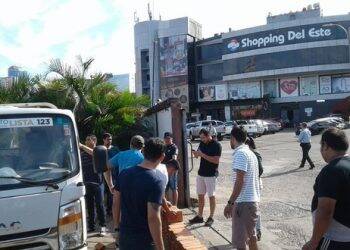 Prefeitura de Cidade do Leste fecha passagem irregular de acesso a Ponte da Amizade