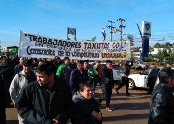 Taxistas paraguaios protestam contra transporte por aplicativo