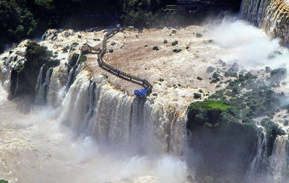Foz do Iguaçu bate recorde de turistas no primeiro semestre