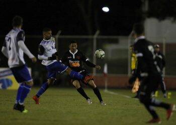 Vasco vence o Foz Futebol em noite gelada na fronteira