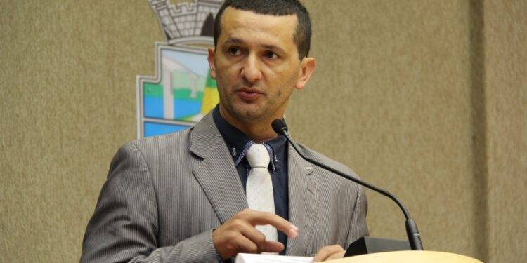 Rudinei de Moura protocola petição no Tribunal de Justiça do Paraná para suspender cassação