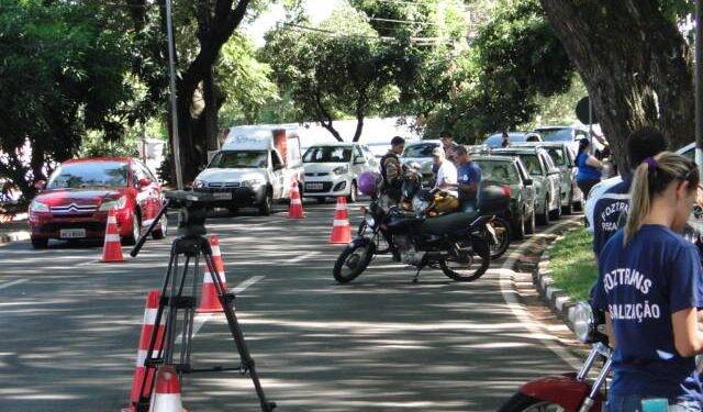 Foztrans intensifica blitz para apreender veículos com licenciamento atrasado