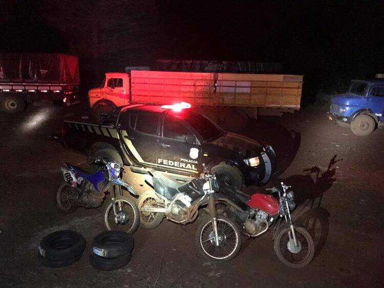 PF e BPFRON apreendem cigarros em caminhão boiadeiro, carga é avaliada em R$ 4,5 milhões