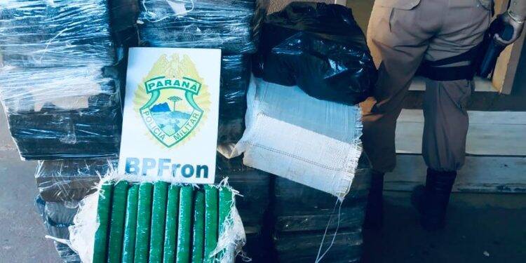 BPFRON apreende mais de trezentos quilos de maconha em Foz do Iguaçu