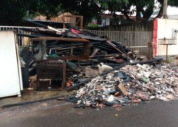 Famílias que perderam casa em incêndio precisam de doações de Materiais de Construção