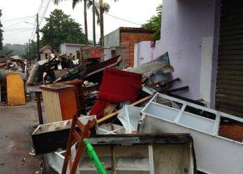 Famílias que perderam casa em incêndio precisam de doações de Materiais de Construção