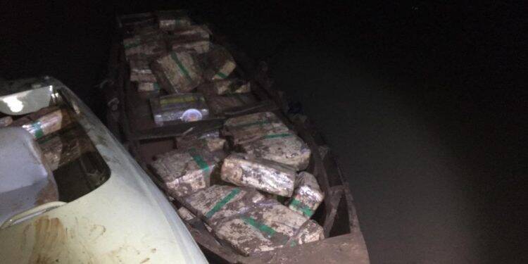 Força integrada apreende quase 850 kg de maconha próximo ao Jupira