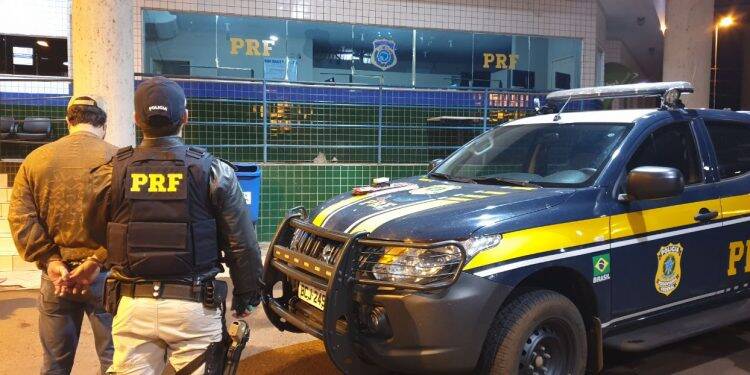 PRF apreende cerca de R$ 1,5 milhão em cigarros contrabandeados no oeste do Paraná