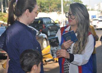 Pais sem documentos dos filhos foram impedidos de cruzar a ponte da Amizade no sábado