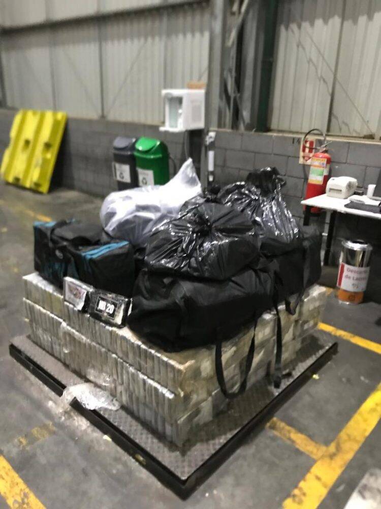 PF apreende mais 730 kg de cocaína no litoral