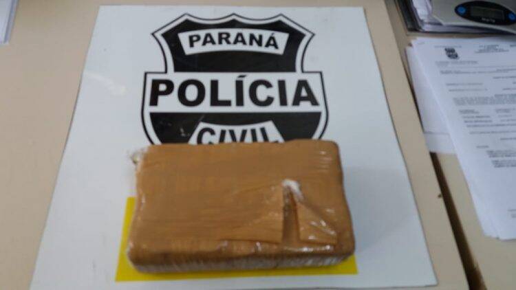 Mulher é presa pela polícia civil com 1 kg de cocaína
