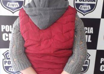 Mulher é presa pela polícia civil com 1 kg de cocaína