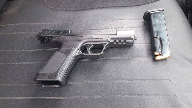 Homens roubam carro na Vila Portes e após perseguição são presos pela polícia