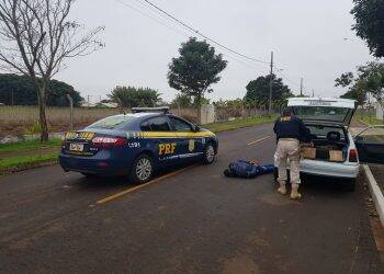 Após fuga, PRF prende motorista que transportava receptadores de sinal de TV
