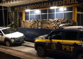 Motorista avança sobre agente da PRF e é procurado por tentativa de homicídio