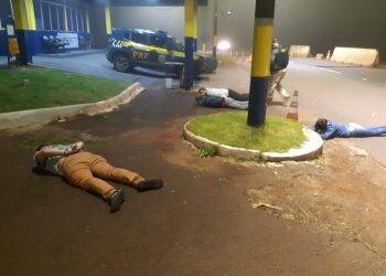 Jovens com BMW de Foz do Iguaçu são presos em Céu Azul transportando cocaína