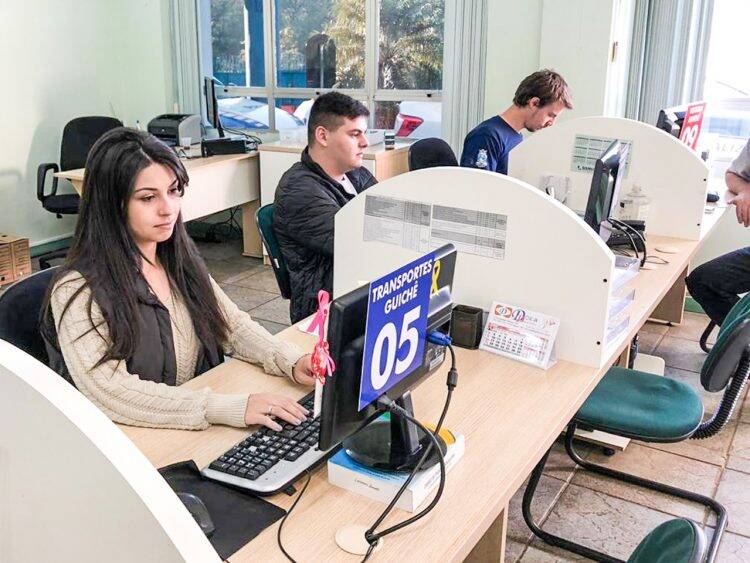 Foztrans lança concurso público para cargos de ensino médio e superior