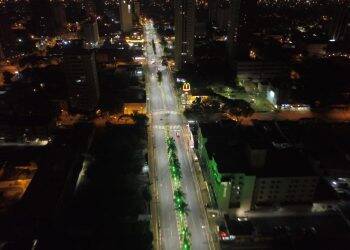 Município retoma instalação das luminárias de led