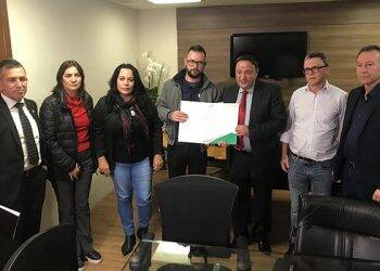 Governo estadual apresenta proposta e greve pode acabar neste sábado, 13