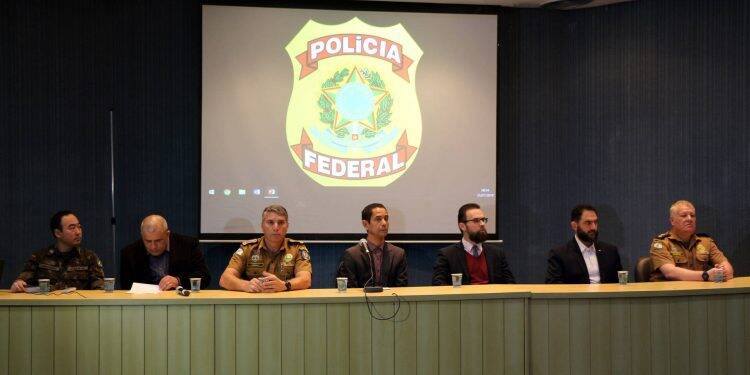 Simpósio da Polícia Militar do Paraná em Foz do Iguaçu debate atuação na fronteira