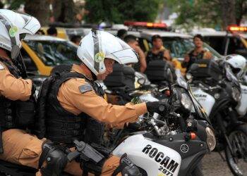 Polícia Militar recupera no Jardim Jupira veículo e motocicleta com registro de furto
