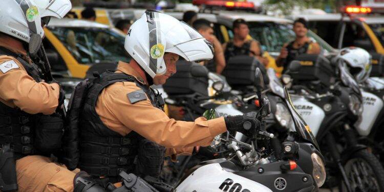Polícia Militar recupera no Jardim Jupira veículo e motocicleta com registro de furto