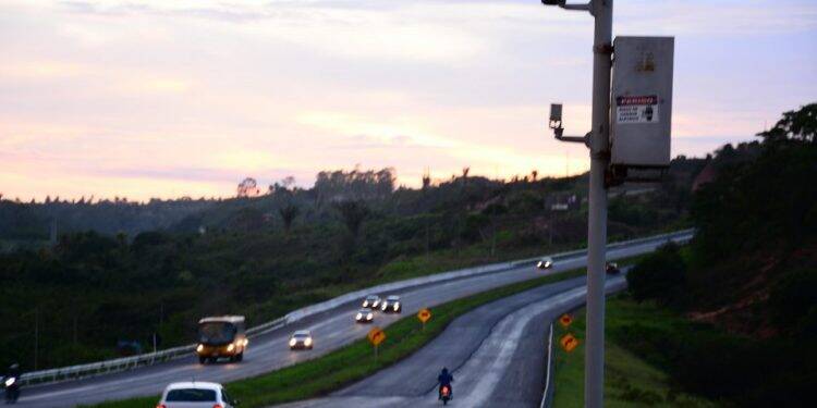 Governo vai instalar 1 mil radares em rodovias federais, diz ministro