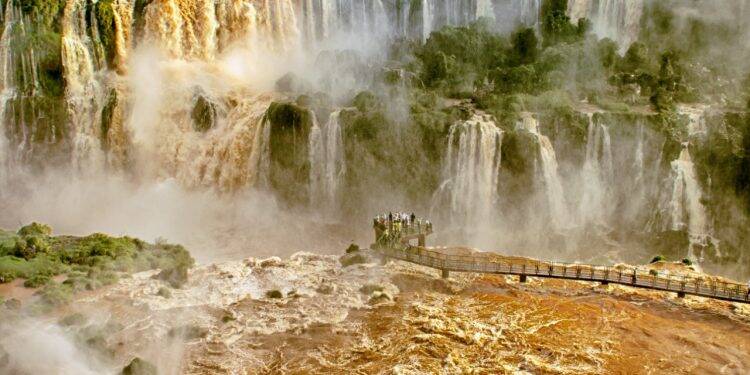 Foz do Iguaçu registra recorde de visitação em julho