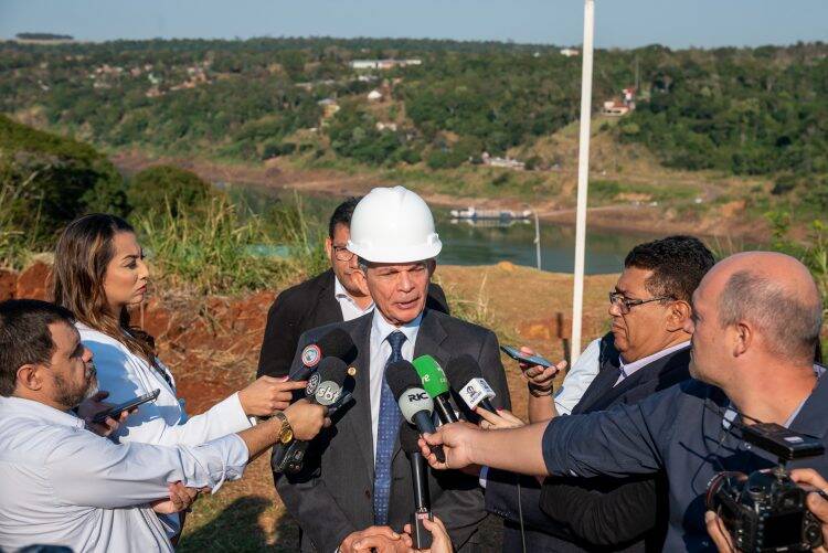 Há seis meses no cargo, Silva e Luna criou uma nova Itaipu