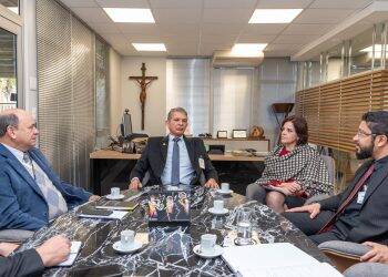 Diretor-geral de Itaipu tem primeira  reunião com novo reitor da Unila