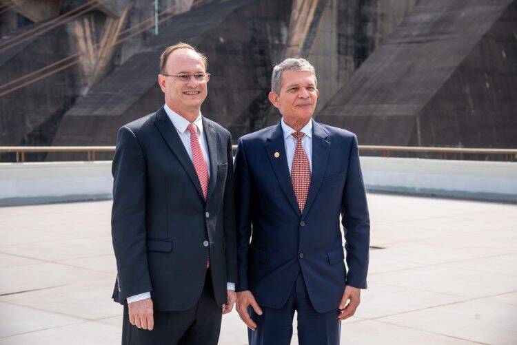 Há seis meses no cargo, Silva e Luna criou uma nova Itaipu