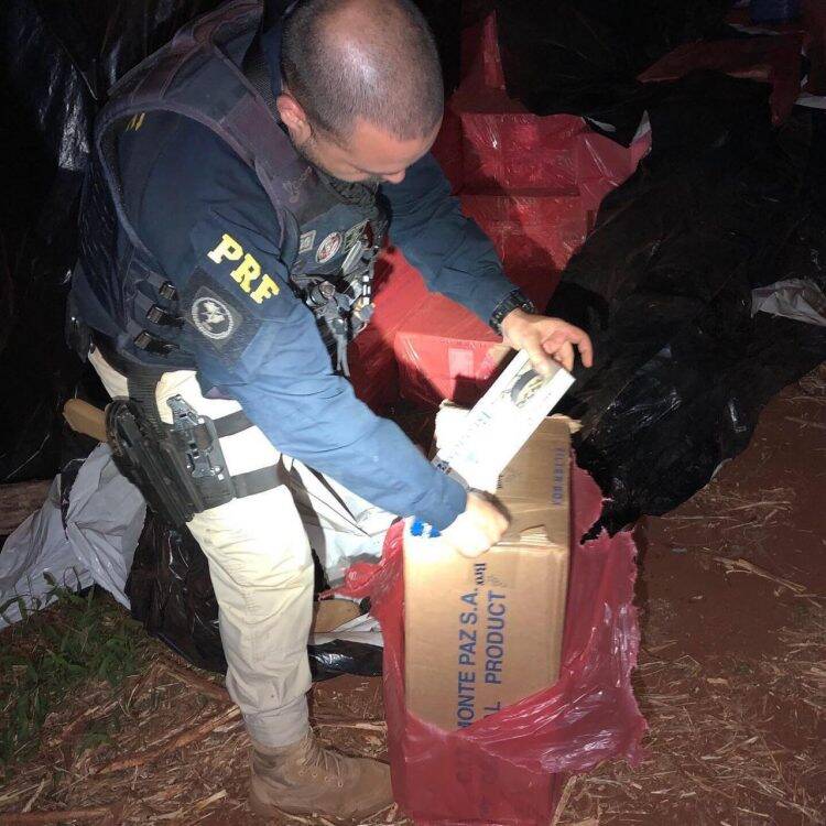 PRF, PF e Exército estouram depósito com R$ 7,5 milhões em cigarros no Paraná