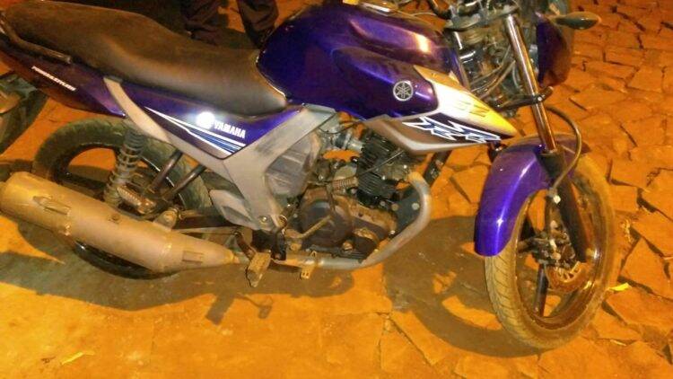 Homem é preso em Três Lagoas com arma e motocicleta roubada