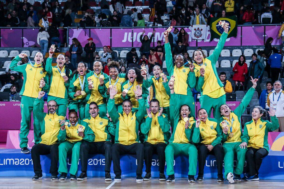 Brasil se recupera, vence Porto Rico no basquete feminino e mantém