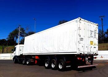 Motorista é preso em carreta carregada com 45 mil pacotes de cigarros