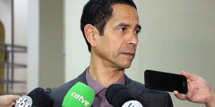 “Já identificamos maus policiais na região de Foz, aos poucos vamos tirá-los de circulação”, diz secretário de segurança