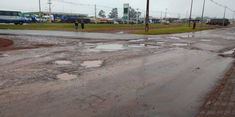 Sem acordo entre empreiteira, prefeitura e MPF, obra da Olímpio Rafagnin continua parada