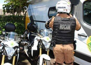 Bandidos invadem casa, fazem vítima de refém e são presos no Jardim Jupira