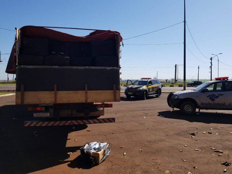 PRF, Receita Federal e Polícia Civil apreendem cerca de 500 caixas de cigarros