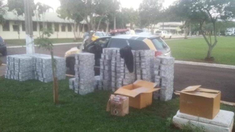 Policiais militares de Santa Terezinha são presos com contrabando em viatura