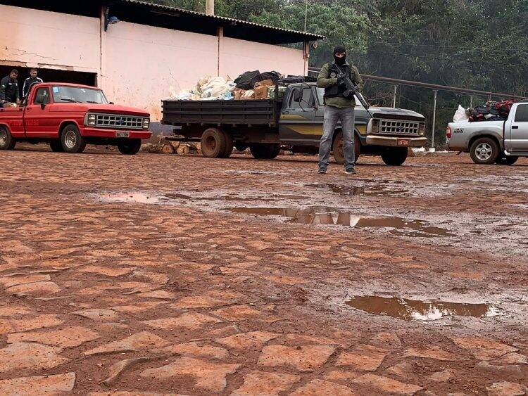 Polícia Civil de Santa Terezinha de Itaipu incinera duas toneladas de maconha