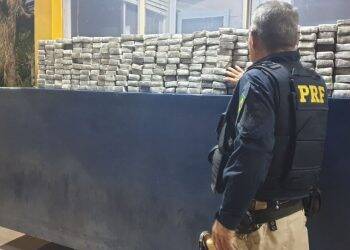 PRF apreende mais de 190 kg de maconha em Santa Terezinha de Itaipu