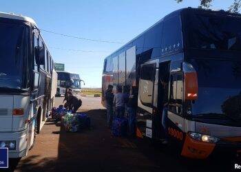 Receita Federal retém dois ônibus com mercadorias irregulares