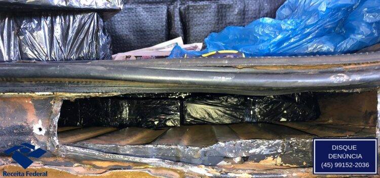 Notebooks são apreendidos em fundo falso de táxi paraguaio