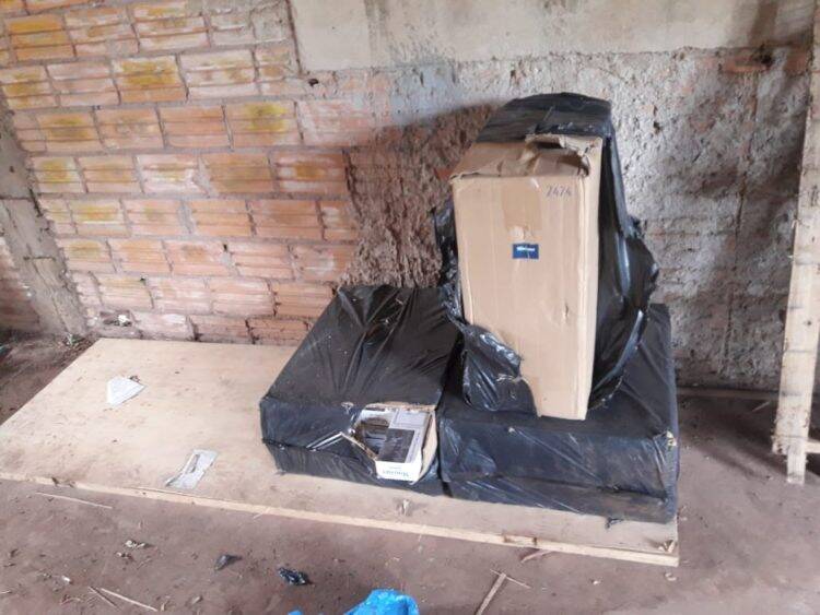 BPFron apreende em Foz do Iguaçu 150 caixas de cigarros em depósito